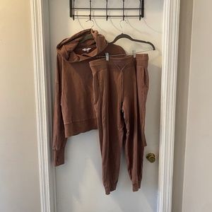 JoyLab Sweatshirt and Sweatpants Set